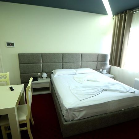 Hotel Vllaznia Shkodër エクステリア 写真