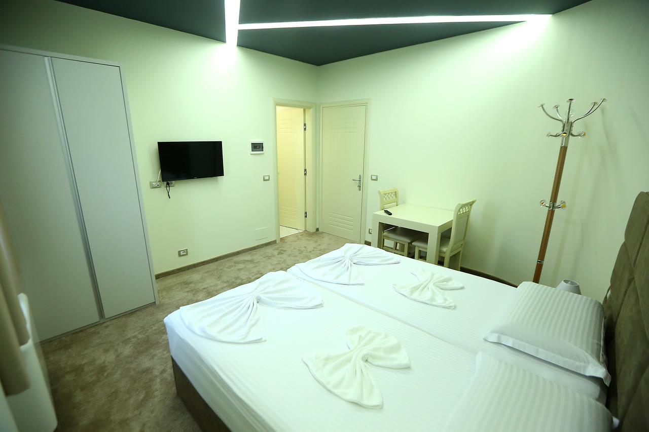 Hotel Vllaznia Shkodër エクステリア 写真