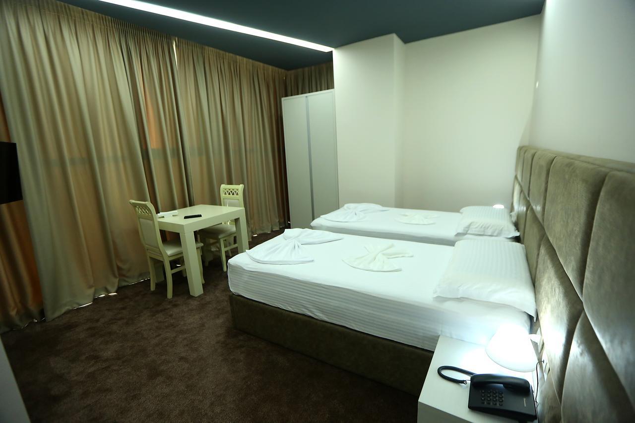 Hotel Vllaznia Shkodër エクステリア 写真