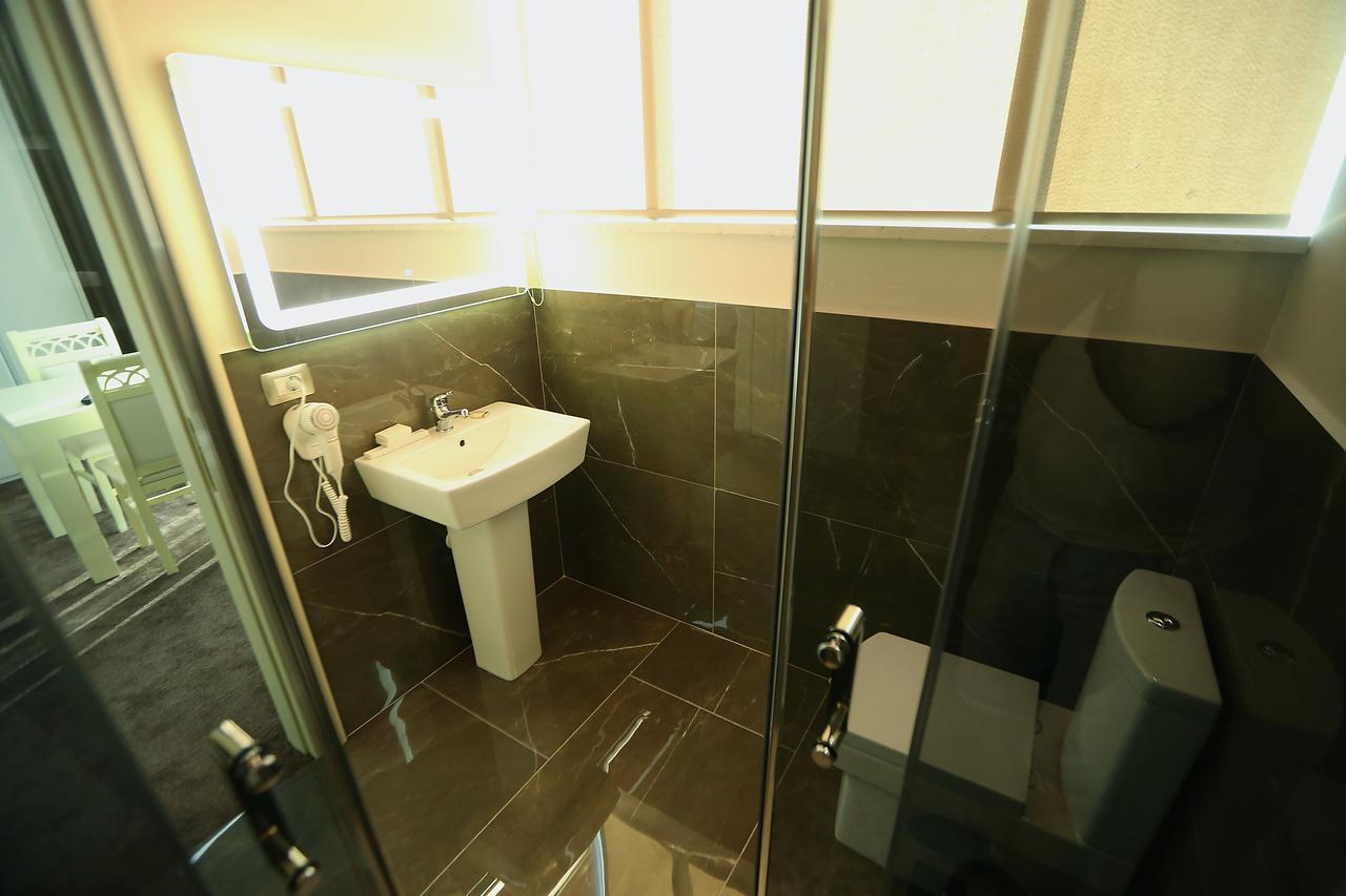 Hotel Vllaznia Shkodër エクステリア 写真