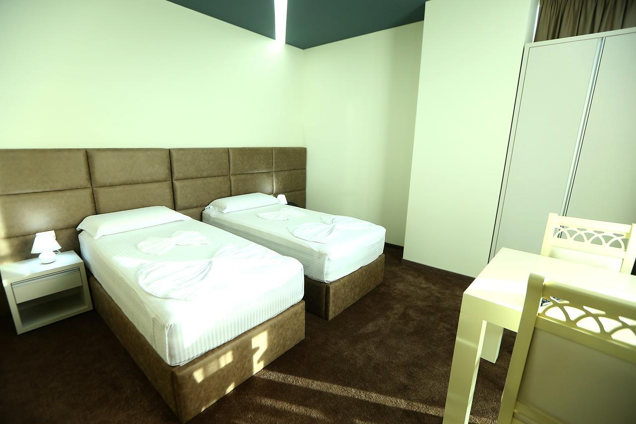Hotel Vllaznia Shkodër エクステリア 写真