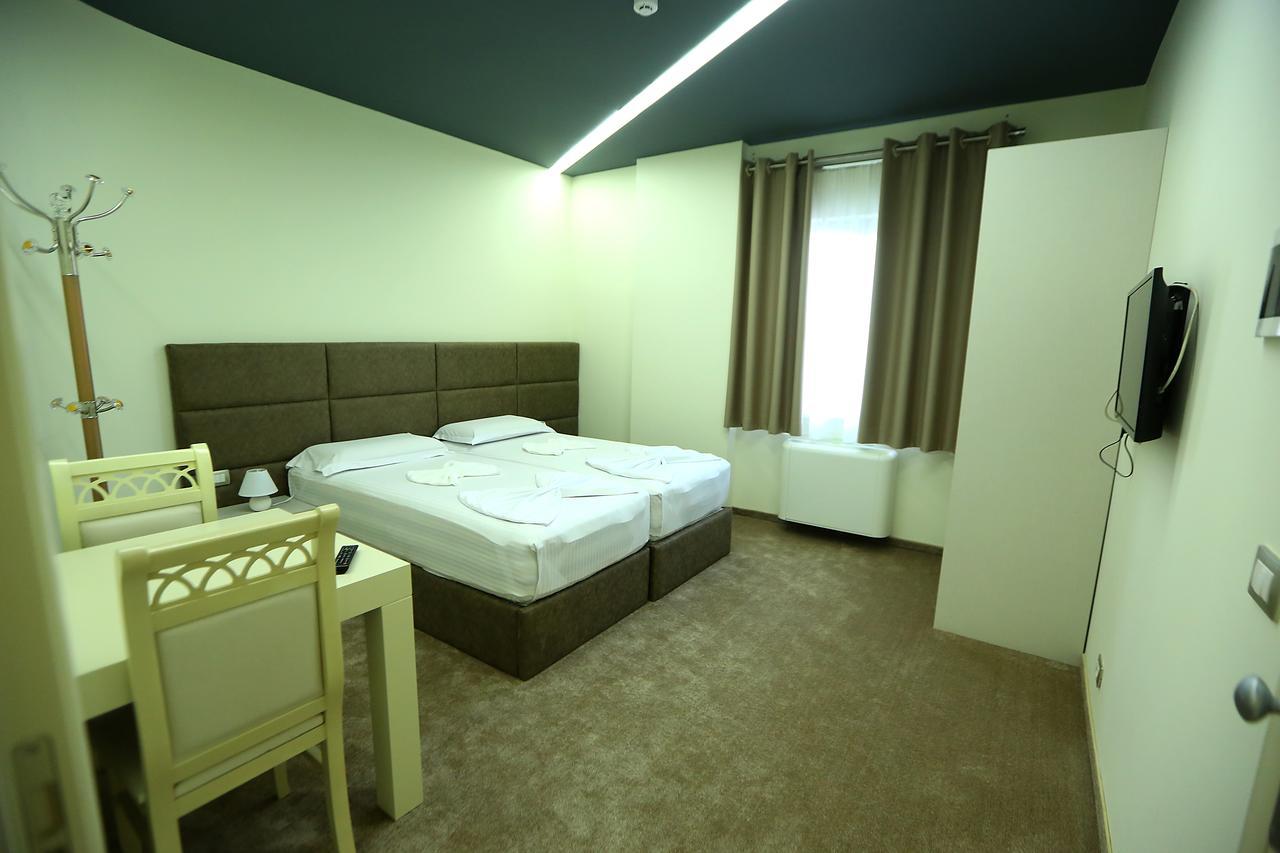 Hotel Vllaznia Shkodër エクステリア 写真