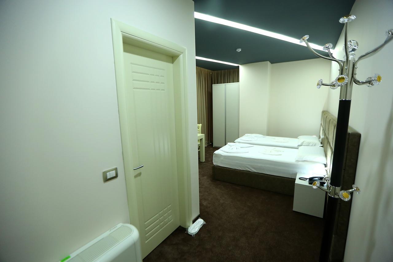 Hotel Vllaznia Shkodër エクステリア 写真