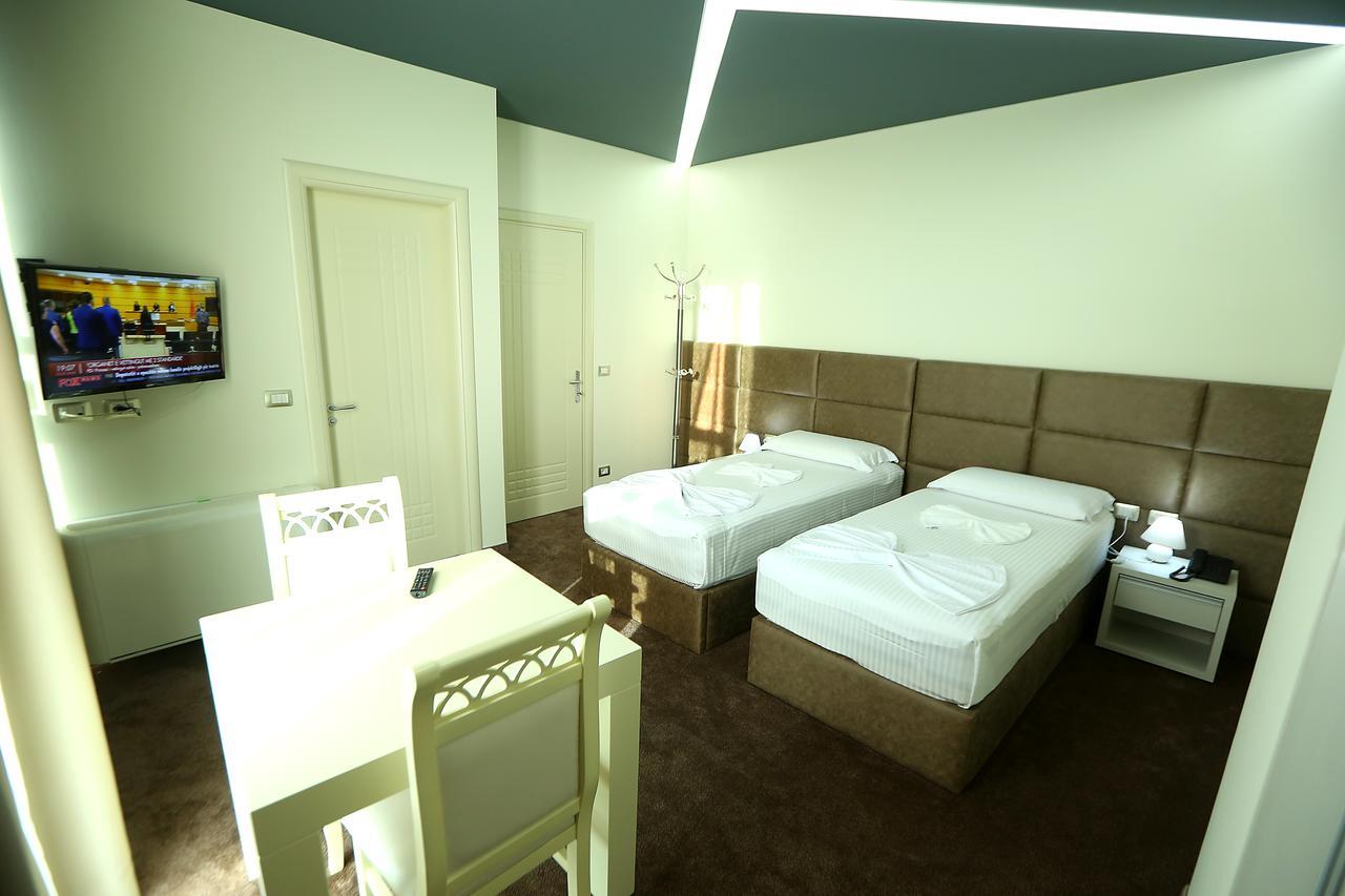 Hotel Vllaznia Shkodër エクステリア 写真