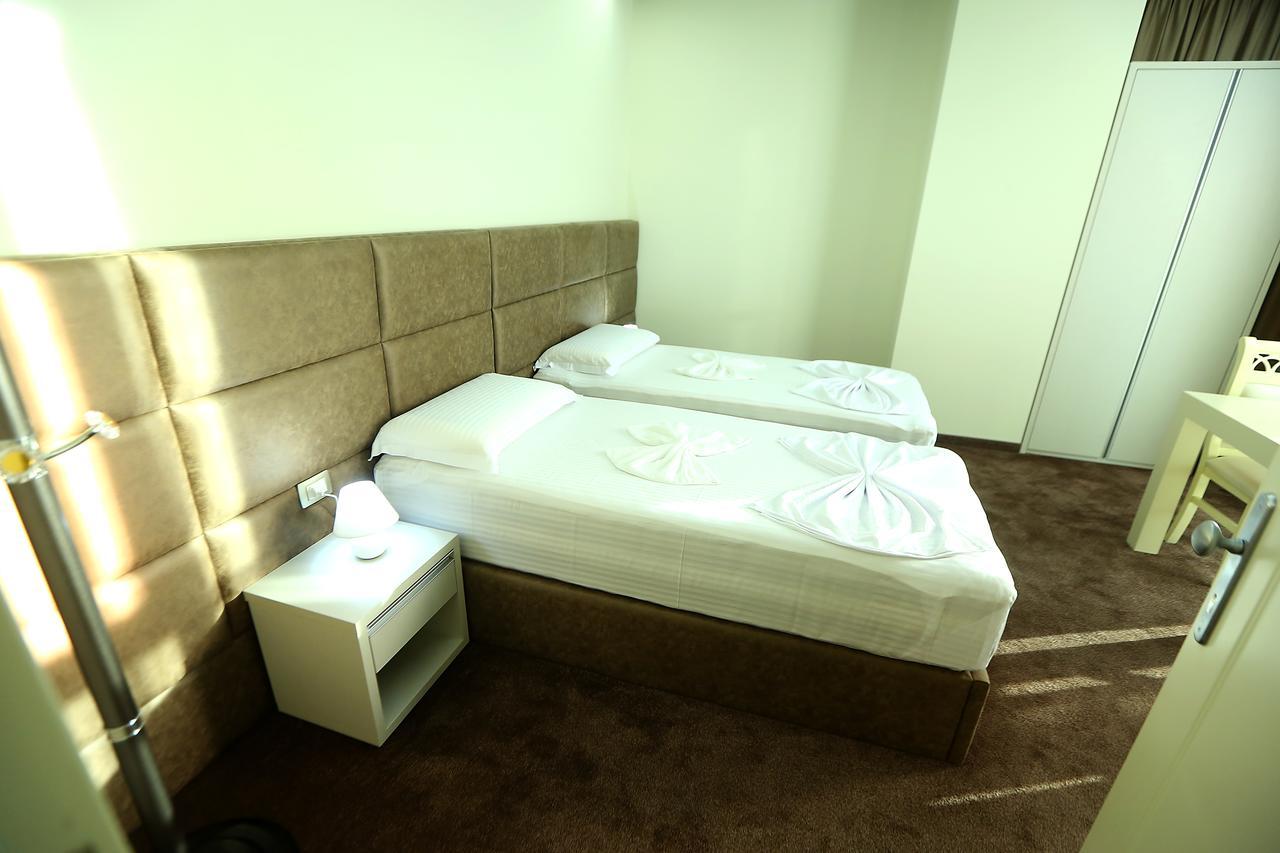 Hotel Vllaznia Shkodër エクステリア 写真
